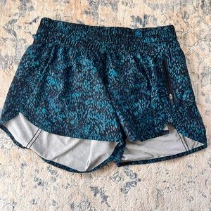 Lululemon tracker shorts